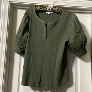 Chicos short sleeved puffed top